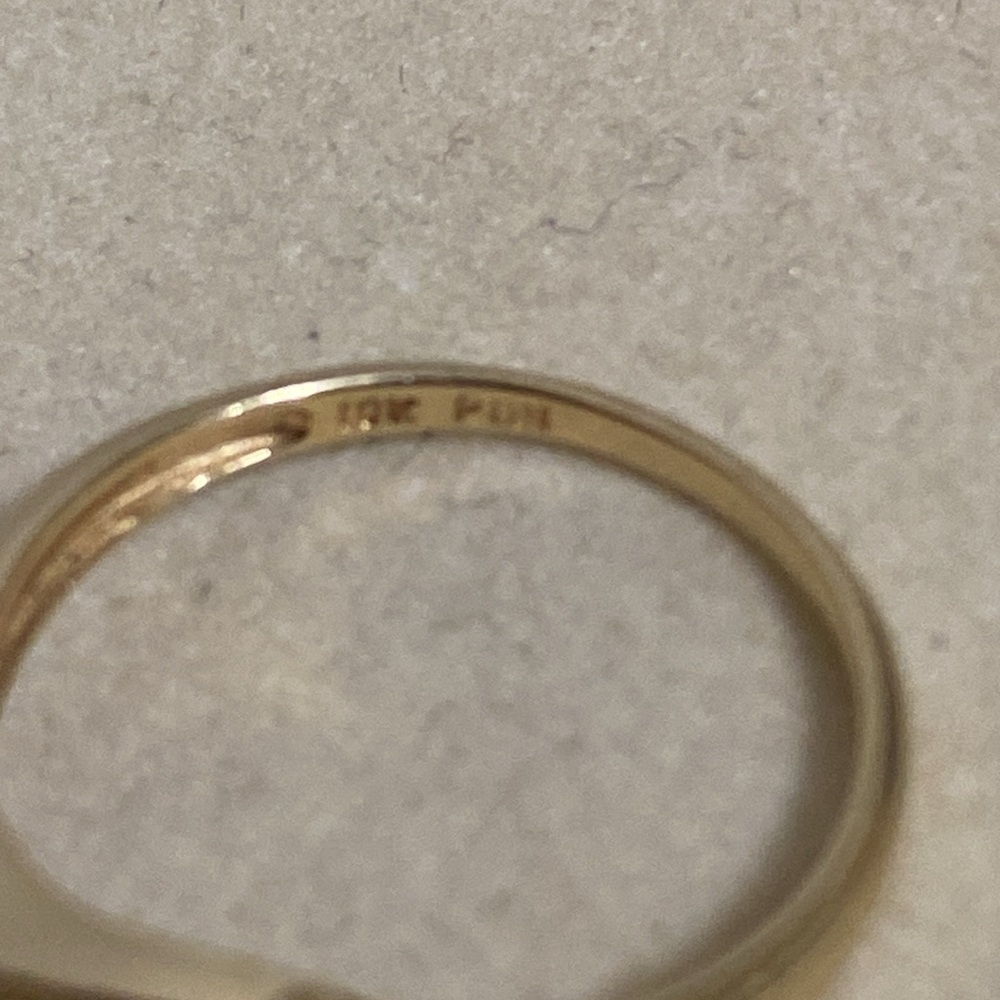 10K Gold Emerald Ring - Picture 8 of 8